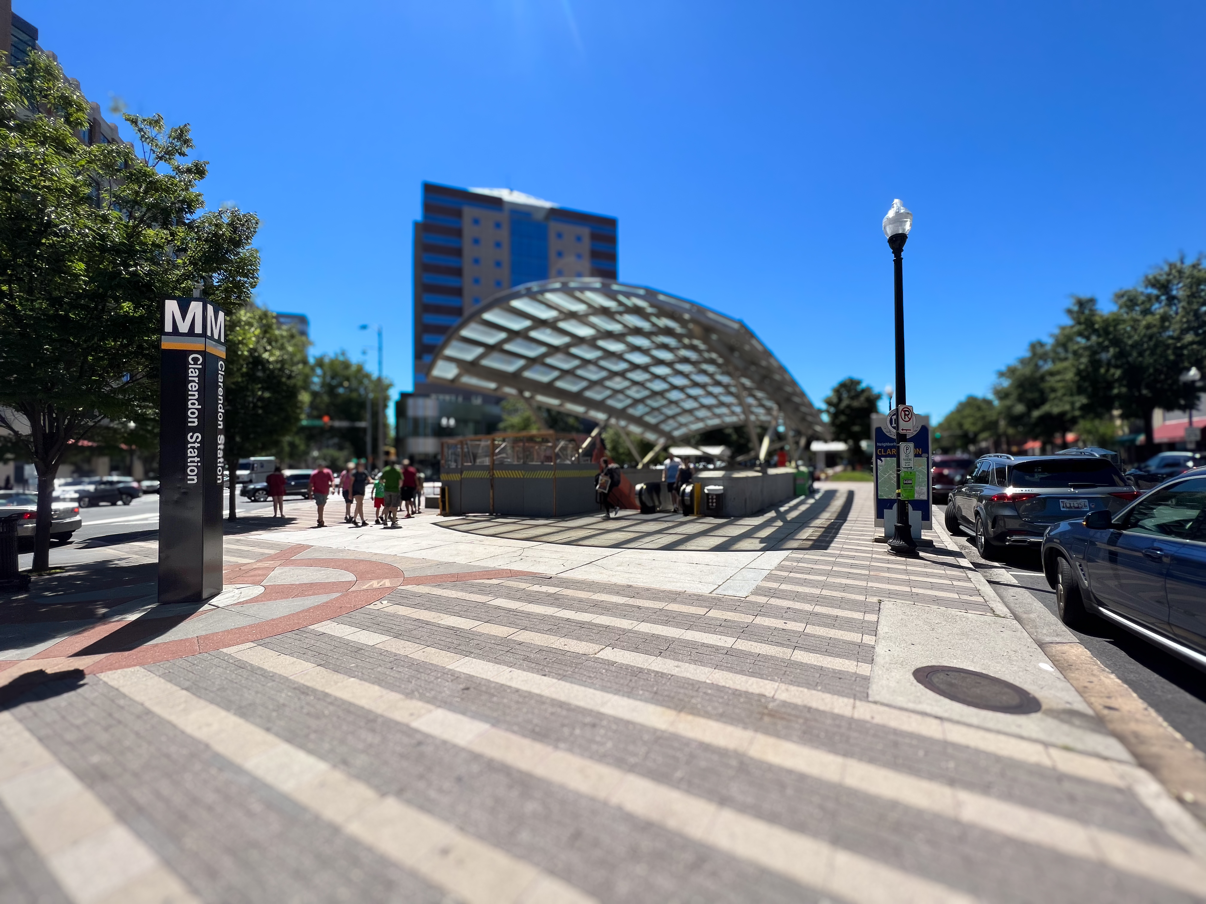 Clarendon vs Ballston comparison of Arlington VA neighborhoods and lifestyle